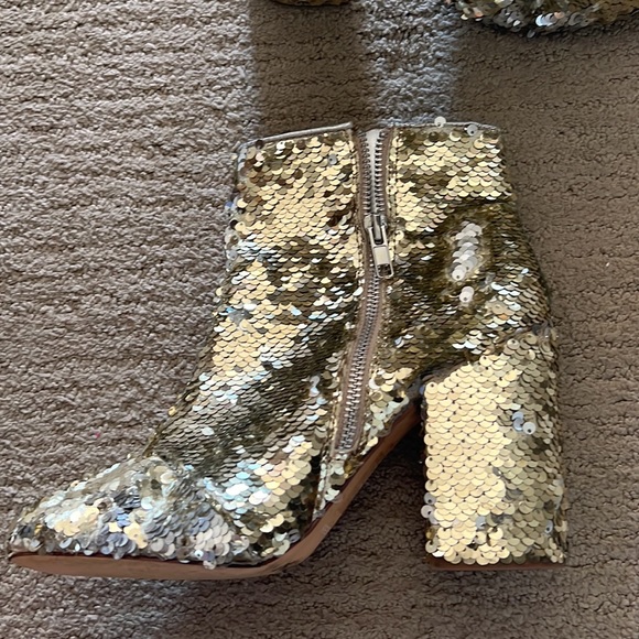 Express Sequin Booties - Picture 2 of 3